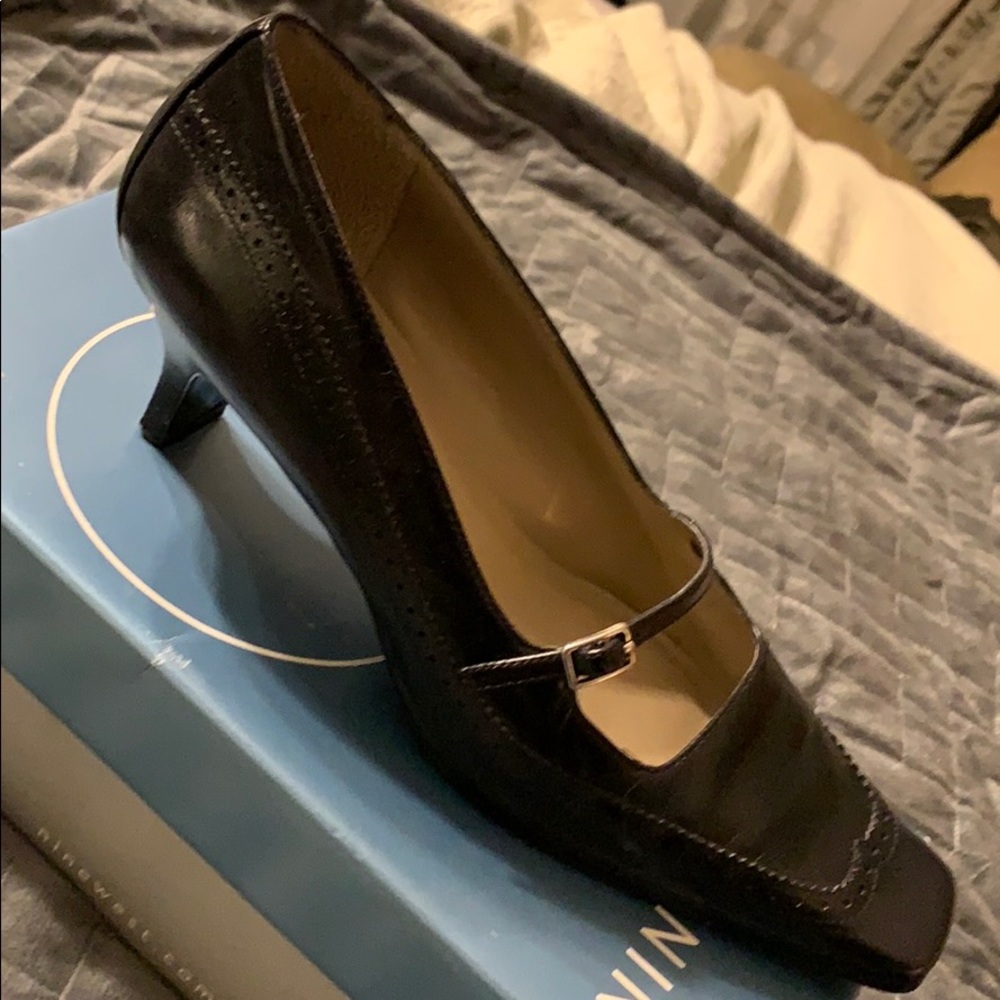 Nine West black leather heels. Bernisas. Sz 8-8.5